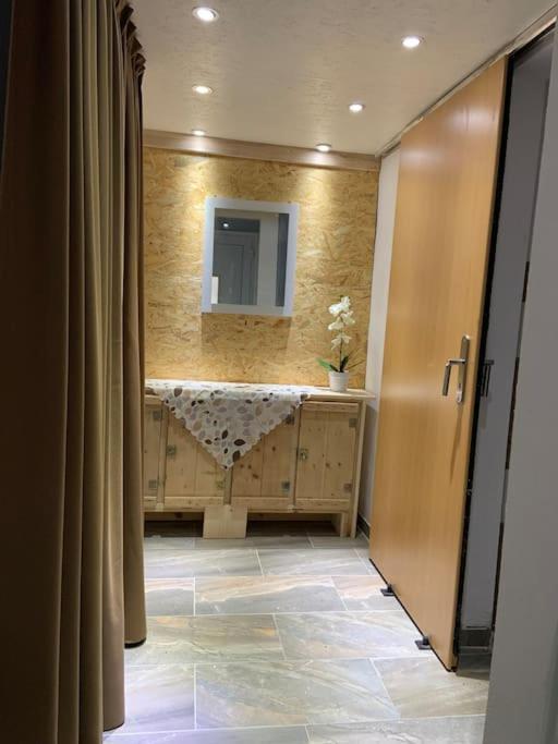 Schoene Moderne & Rustikale Einliegerwohnung Mit Kueche شرامبرغ المظهر الخارجي الصورة